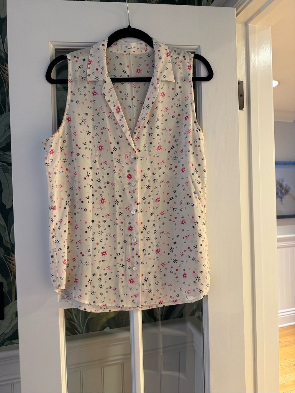 EQUIPMENT Sleeveless SILK Cream Star-Print Sleeveless Blouse SIZE S-M